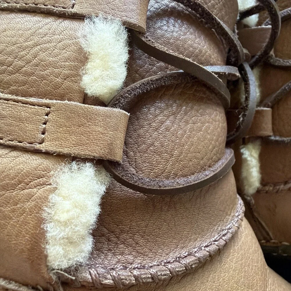UGG CASPIA 1932 tan leather lace-up ankle boots with sheepskin lining US 8 EU 39
